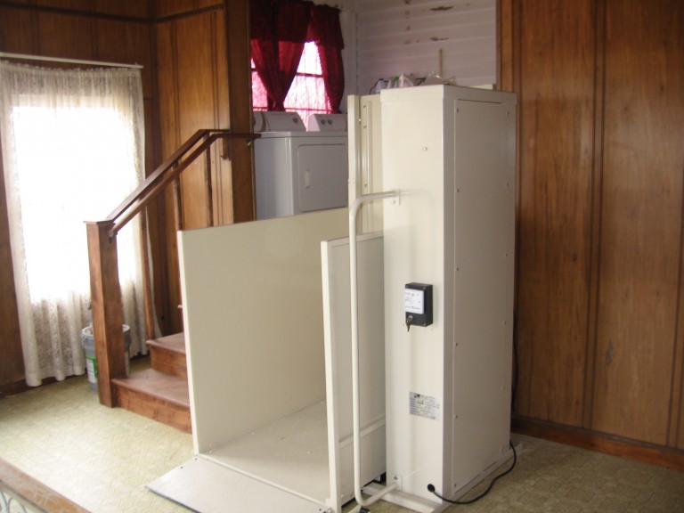Macs Wheelchair Elevator VPL